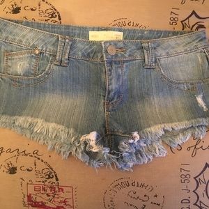 NWOT DENIM FRAYED SHORTS